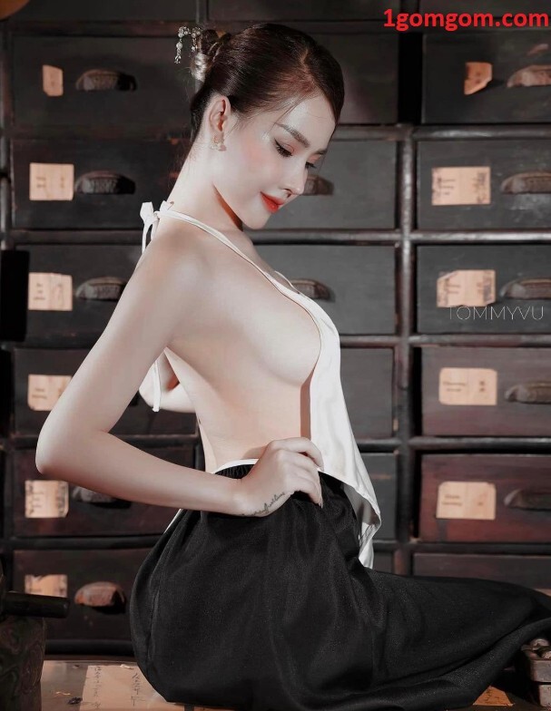 Agela Kim Anh với body “Căng Mọng”